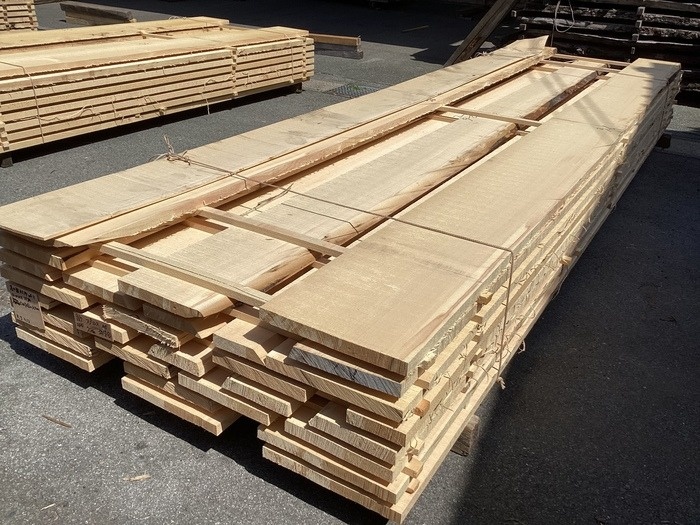 スプルース　無垢材