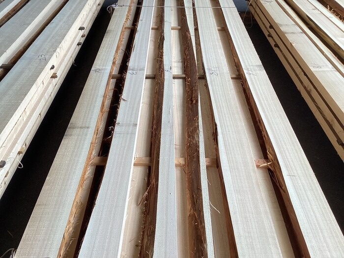 檜（ヒノキ）　無垢材