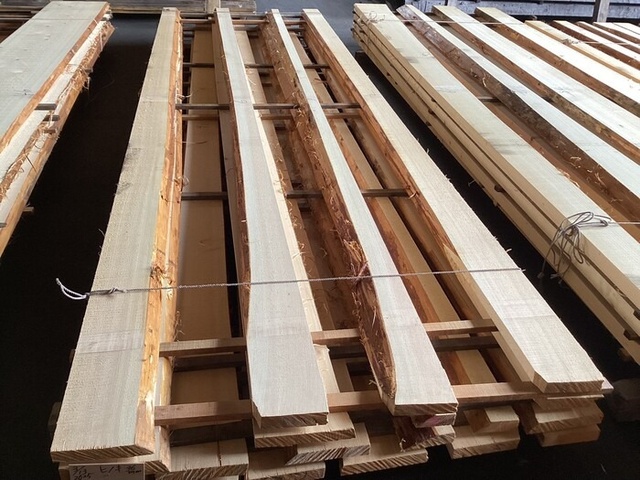 檜（ヒノキ）　無垢材