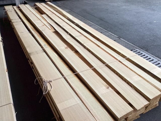 檜（ヒノキ）　無垢材