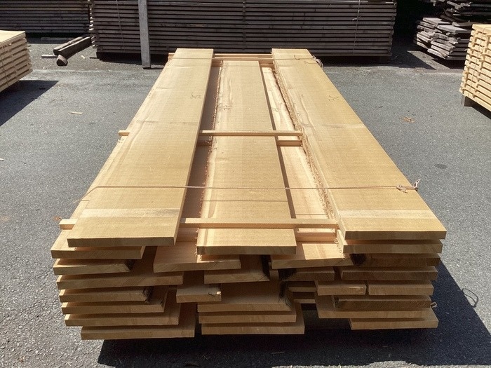 スプルース　無垢材