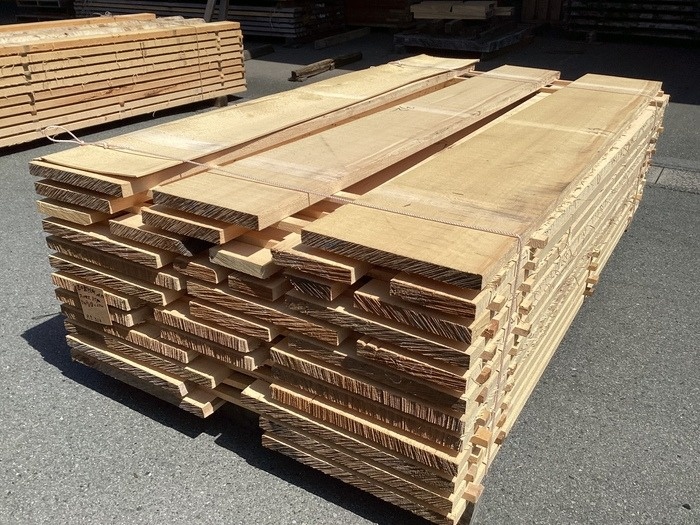 スプルース　無垢材