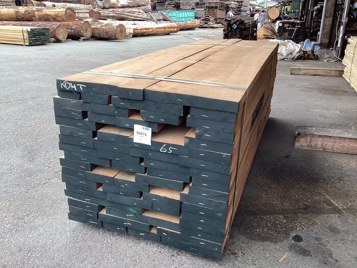 チェリー　無垢材