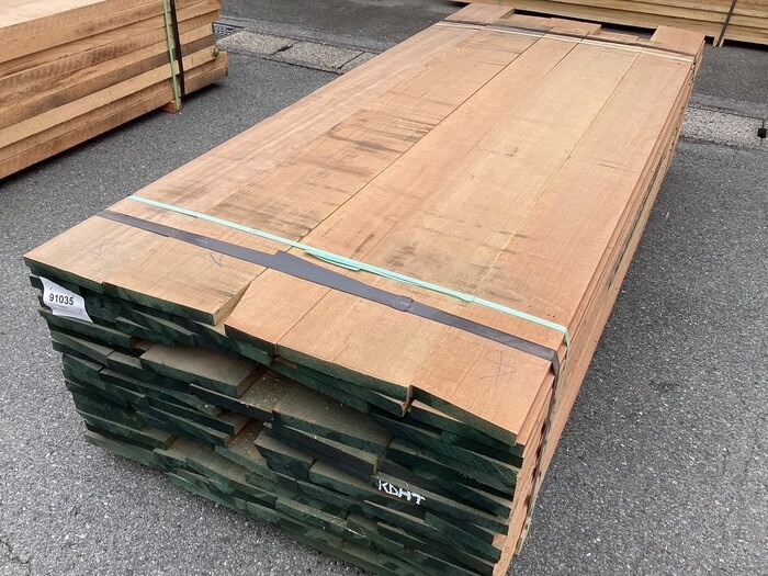 チェリー　無垢材