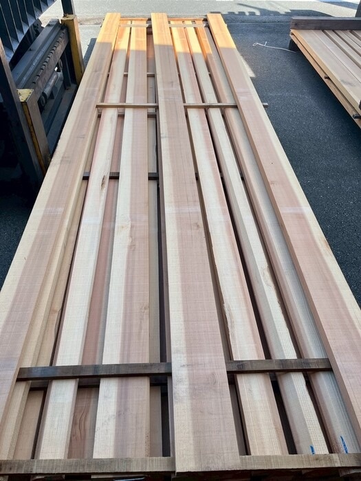 吉野杉（ヨシノスギ）　無垢材