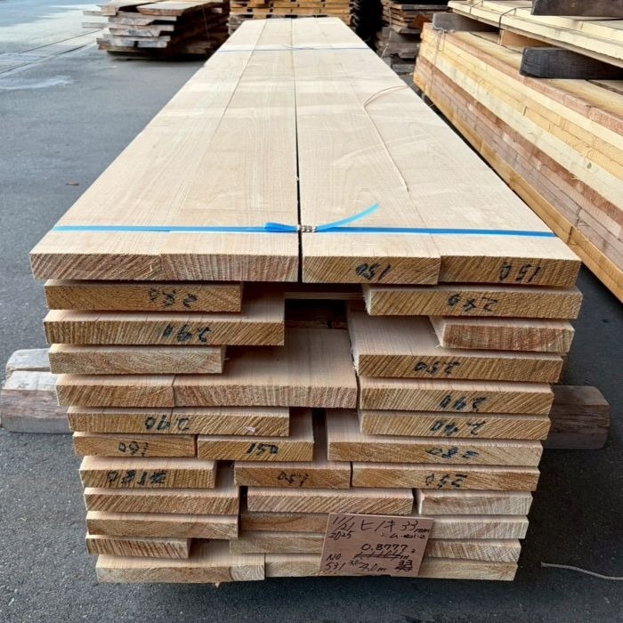 檜（ヒノキ）　無垢材