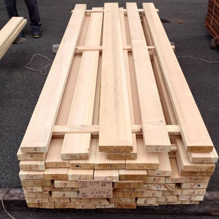 檜（ヒノキ）　無垢材