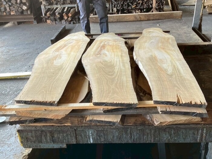 山桜（ヤマザクラ）　無垢材