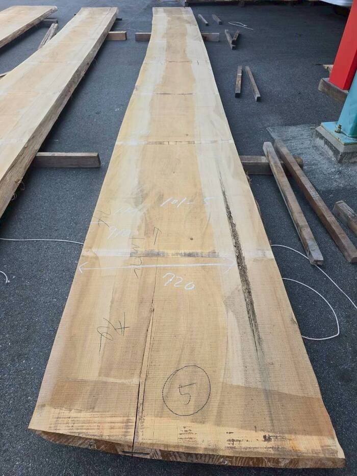 檜（ヒノキ）　一枚板