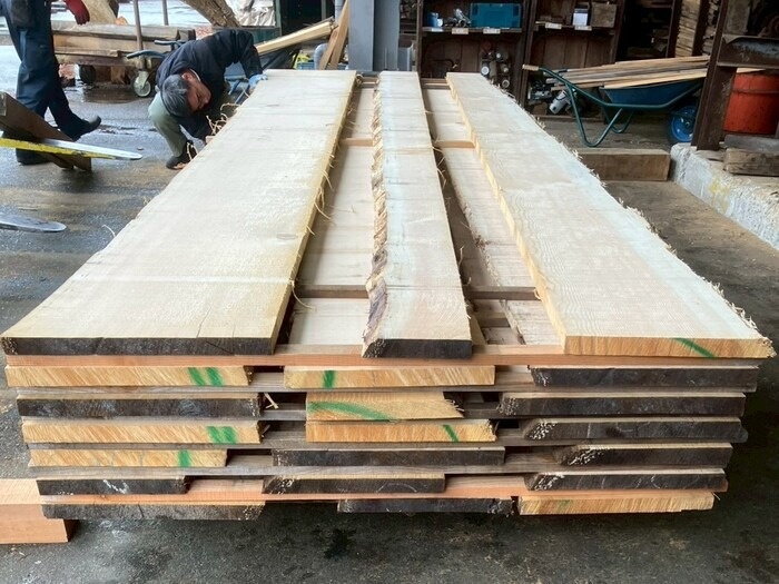 スプルース　無垢材