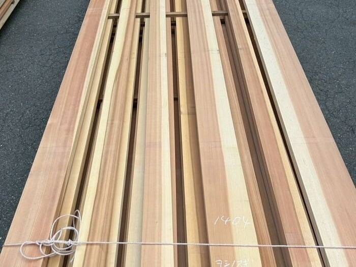 吉野杉（ヨシノスギ）　無垢材