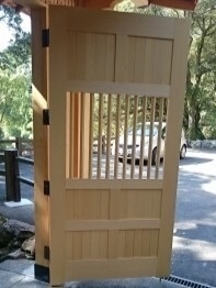 ベイヒバ　外部門扉